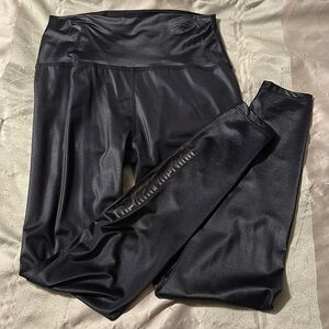 Beyond Yoga X The Bar Method black shiny leggings size L